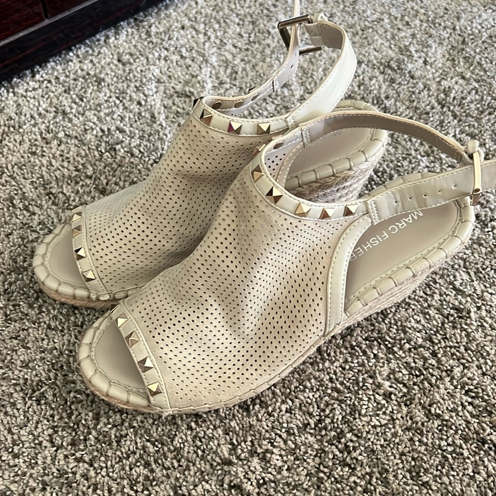 Marc Fisher espadrille wedges - the perfect summer shoe! 🤍🤎